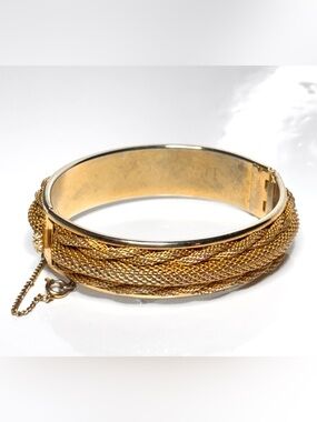 Vintage Gold tone mesh twisted rope on gold tone metal base bangle bracelet